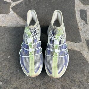 North face trail shoes, only worn once!